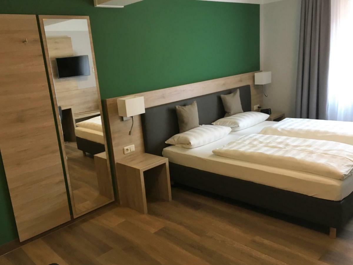 Eberl Hotel-pension Feldmoching 2*